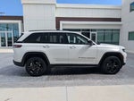 2023 Grand Cherokee Thumbnail 3