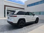 2023 Grand Cherokee Thumbnail 4