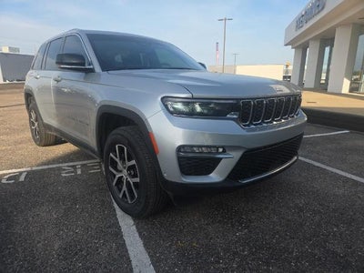 Photo of a 2025 Jeep Grand Cherokee 4X4 Limited 4DR SUV for sale