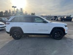 2025 Grand Cherokee Thumbnail 4
