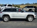 2023 Grand Cherokee Thumbnail 3