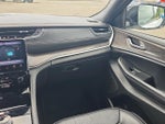 2024 Grand Cherokee Thumbnail 23