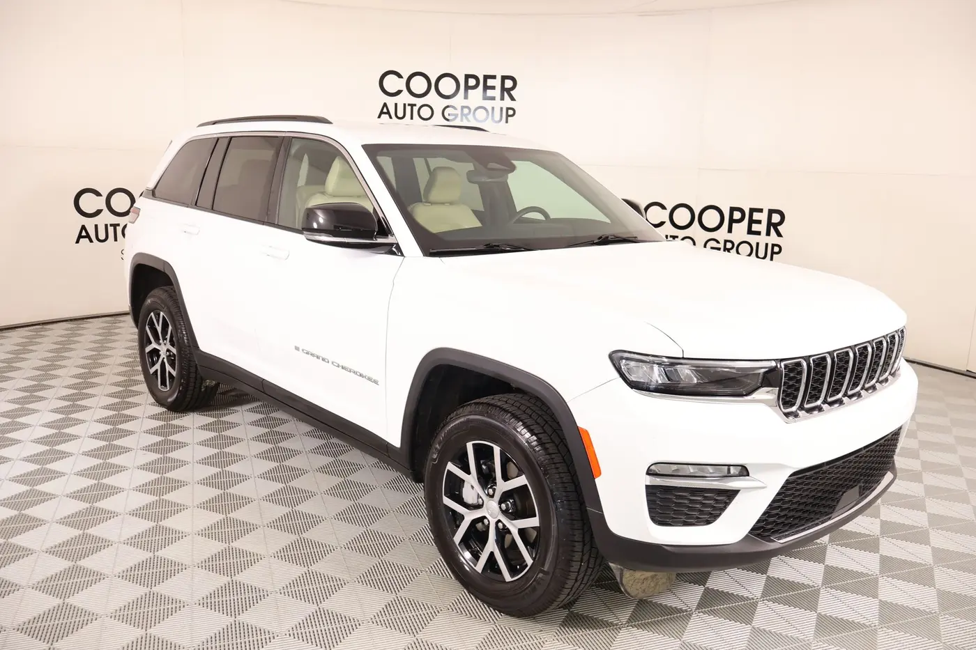 2024 Jeep Cherokee - $31,499