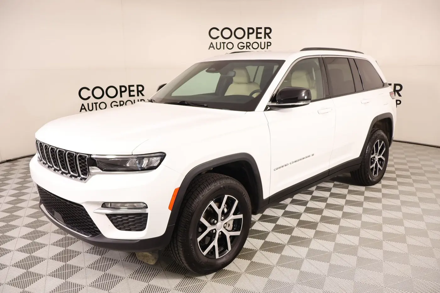 2024 Jeep Cherokee - $31,499