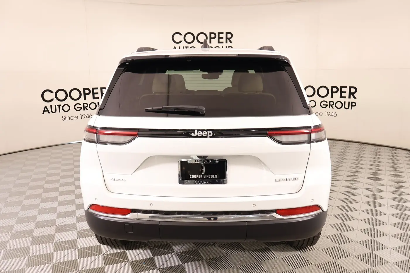 2024 Jeep Cherokee - $31,499
