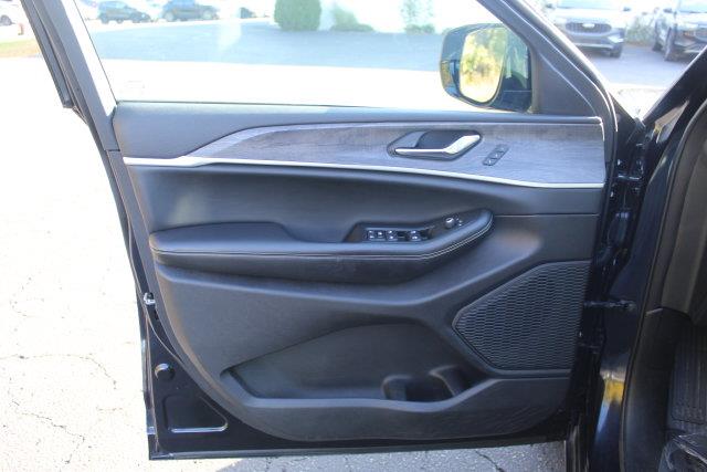 2024 Jeep Cherokee - $33,140