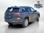 2023 Grand Cherokee Thumbnail 4
