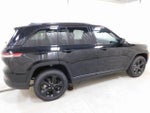 2025 Grand Cherokee Thumbnail 3