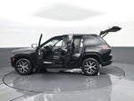 2023 Grand Cherokee Thumbnail 32