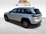 2023 Grand Cherokee Thumbnail 3