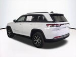 2025 Grand Cherokee Thumbnail 7