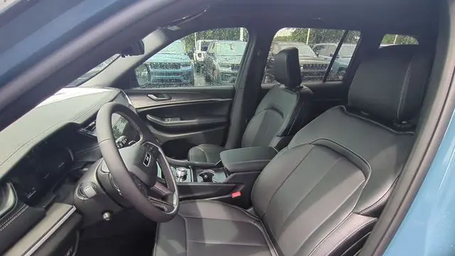 2026 Jeep Grand Cherokee Limited Reserve