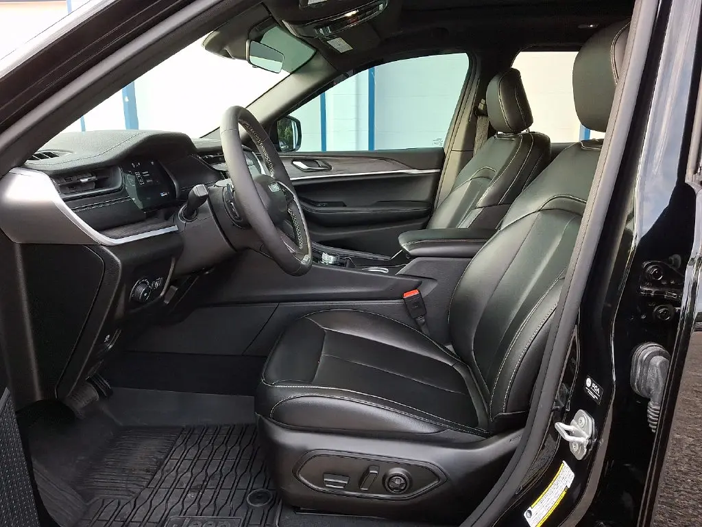 2026 Jeep Cherokee - $43,590