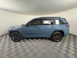 2026 Grand Cherokee Thumbnail 2