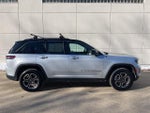 2022 Grand Cherokee Thumbnail 5