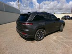2023 Grand Cherokee Thumbnail 3