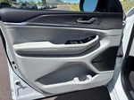 2022 Grand Cherokee Thumbnail 4
