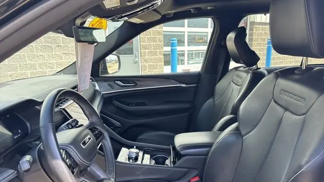 2022 Jeep Grand Cherokee Overland
