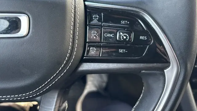 2022 Jeep Grand Cherokee Overland