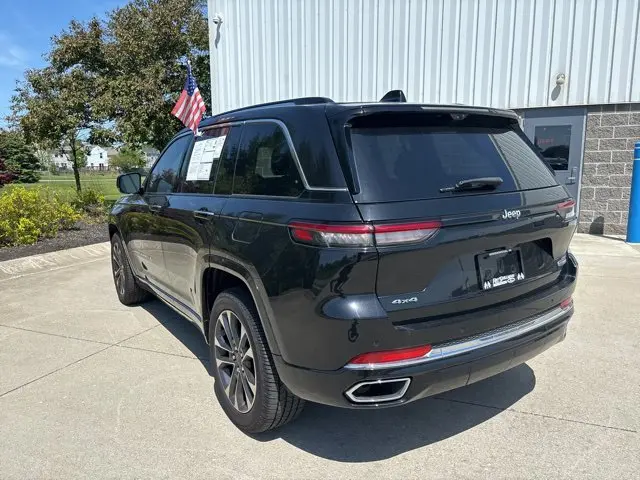 2022 Jeep Cherokee - $31,990