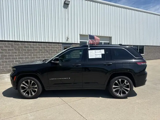 2022 Jeep Cherokee - $31,990