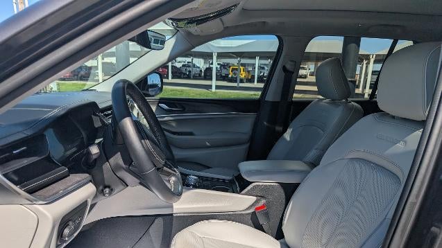 2022 Jeep Grand Cherokee Overland