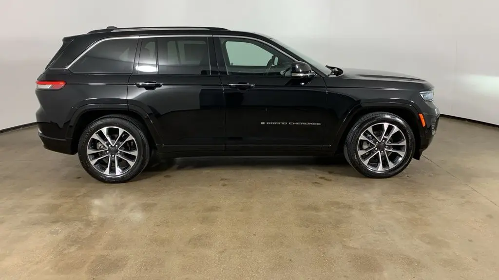 2022 Jeep Grand Cherokee Overland
