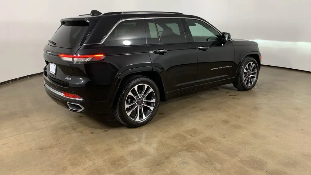 2022 Jeep Grand Cherokee Overland