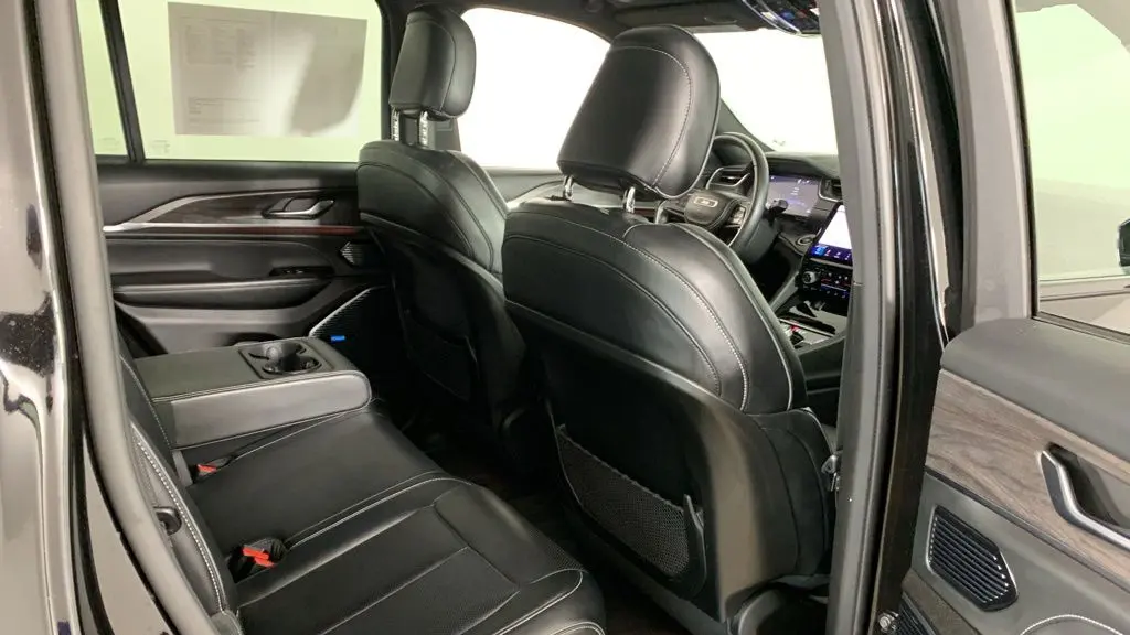 2022 Jeep Grand Cherokee Overland