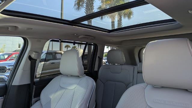 2022 Jeep Grand Cherokee Overland