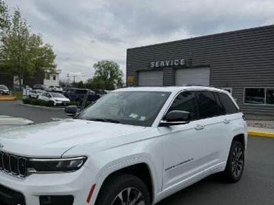 2023 Jeep Grand Cherokee 4X4 Overland 4DR SUV