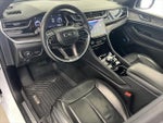 2022 Grand Cherokee Thumbnail 3