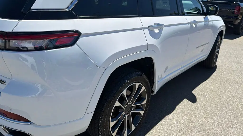 2023 Jeep Grand Cherokee Overland