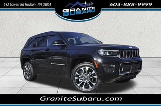2024 Jeep Grand Cherokee with Diamond Black Crystal Pearlcoat Exterior