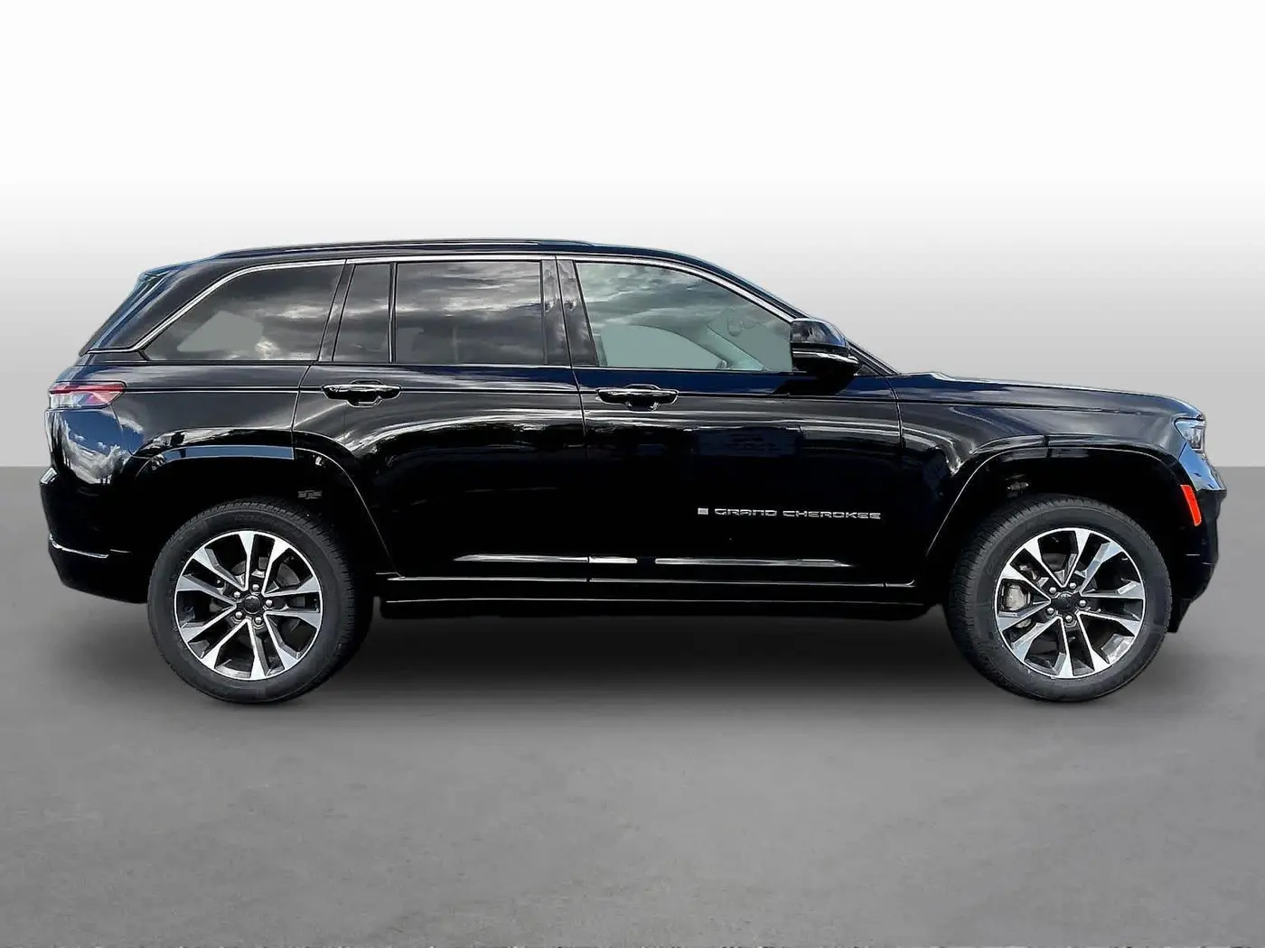 2023 Jeep Cherokee - $31,997