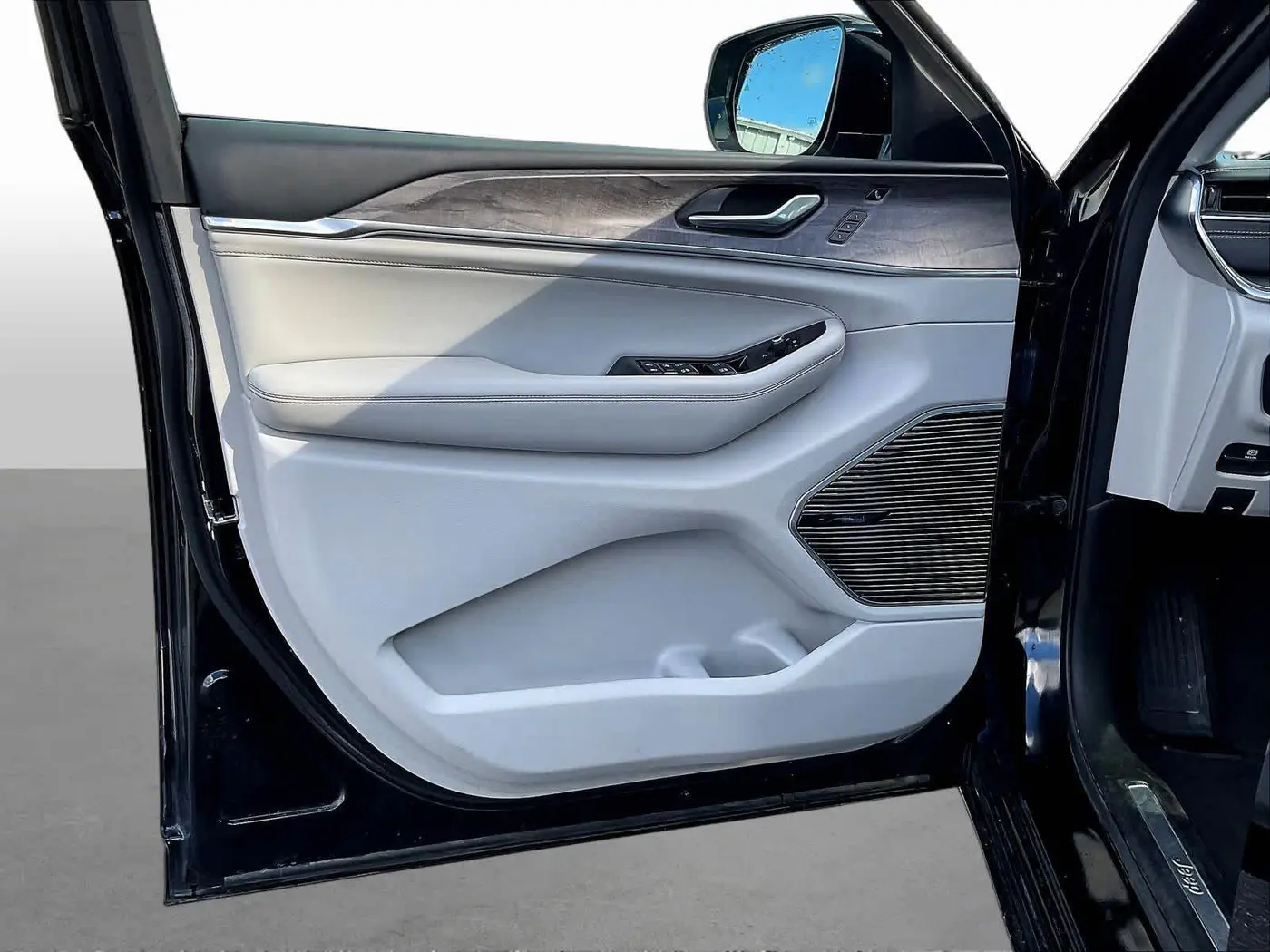 2023 Jeep Cherokee - $31,997