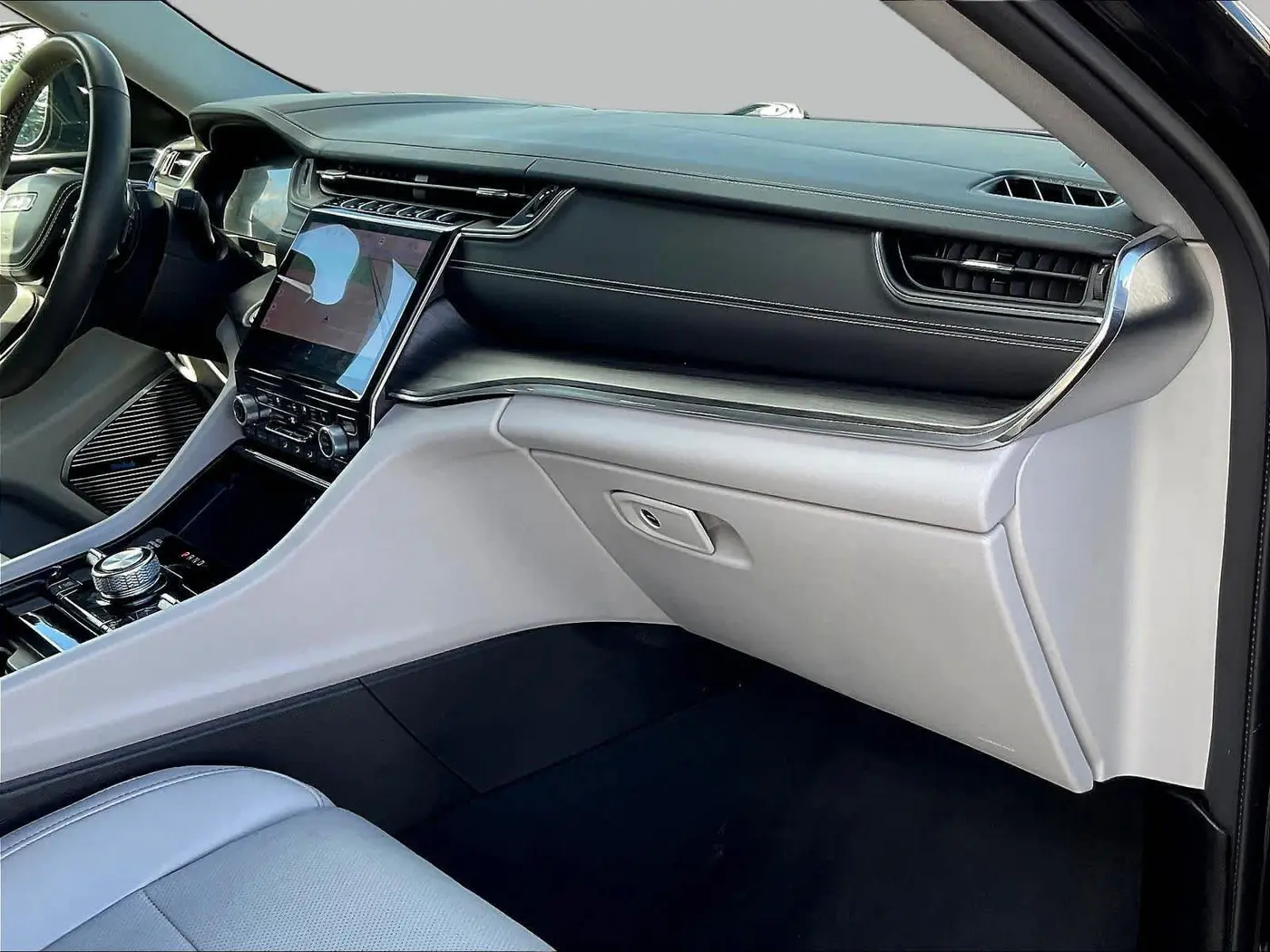 2023 Jeep Cherokee - $31,997