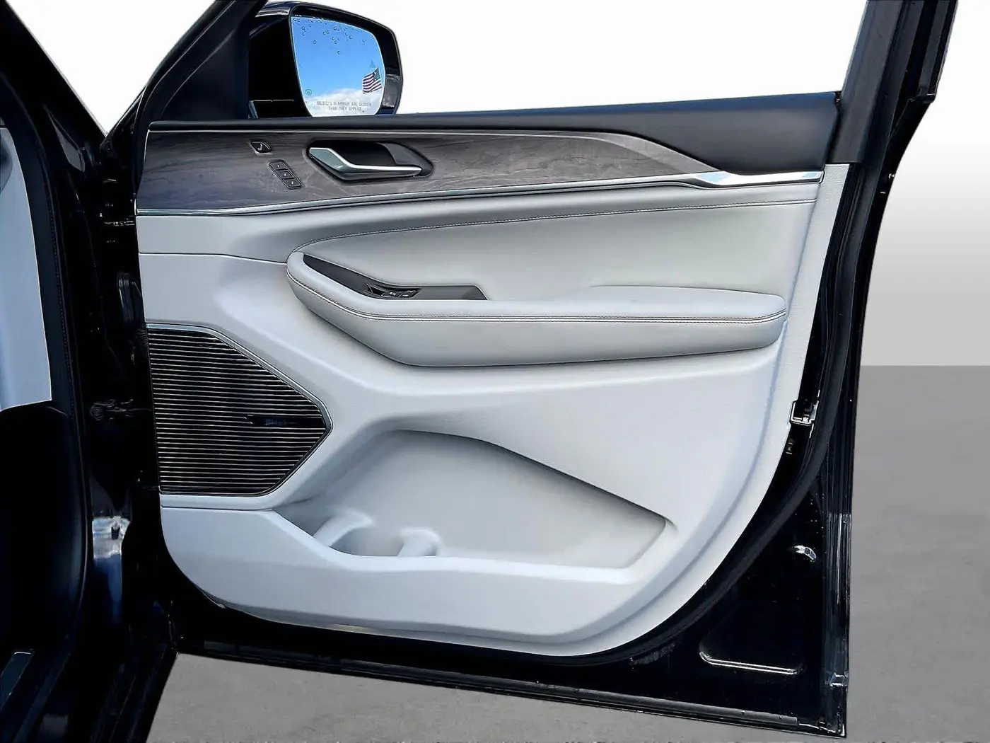2023 Jeep Cherokee - $31,997