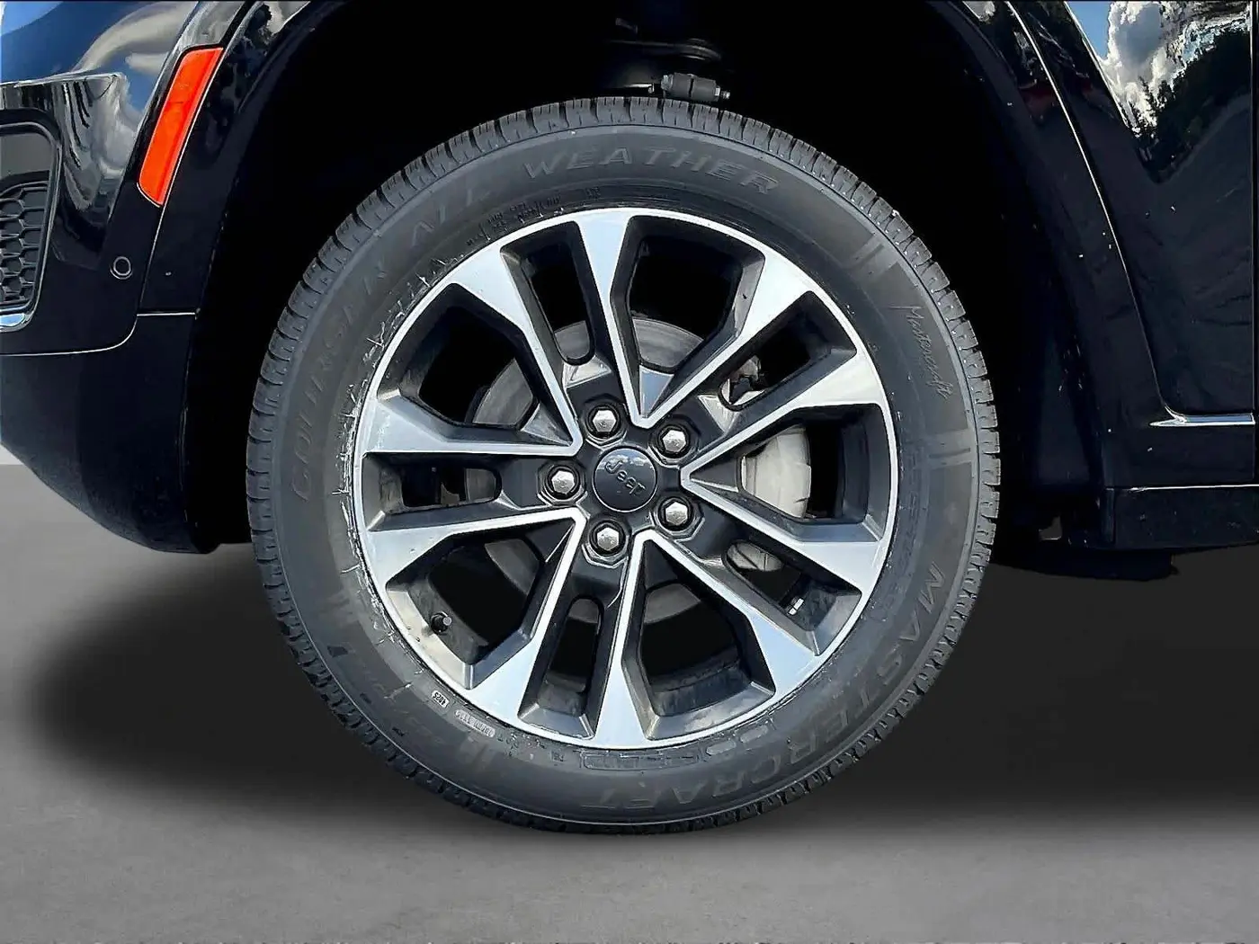 2023 Jeep Cherokee - $31,997