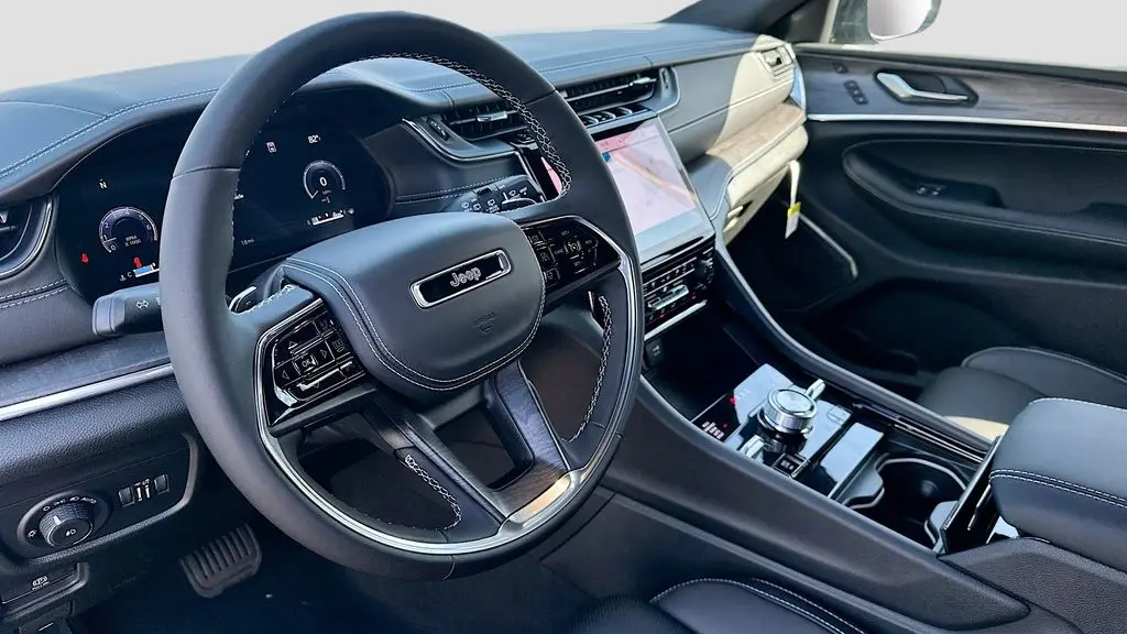 2025 Jeep Grand Cherokee Overland
