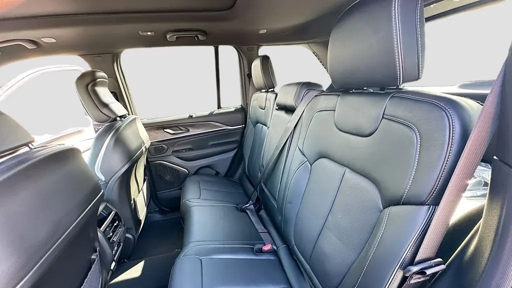 2025 Jeep Grand Cherokee Overland