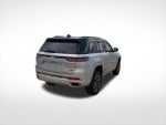 2024 Grand Cherokee Thumbnail 4