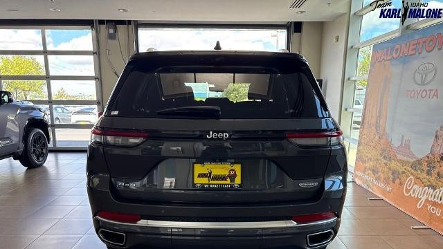 2022 Jeep Grand Cherokee Summit