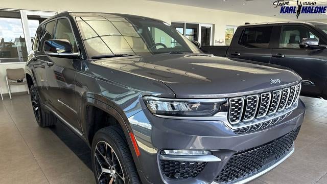 2022 Jeep Grand Cherokee Summit