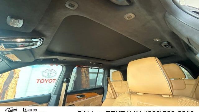 2022 Jeep Grand Cherokee Summit