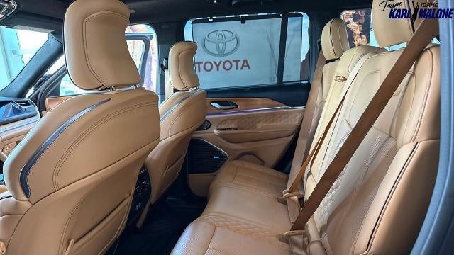 2022 Jeep Grand Cherokee Summit