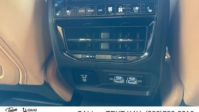 2022 Jeep Grand Cherokee Summit