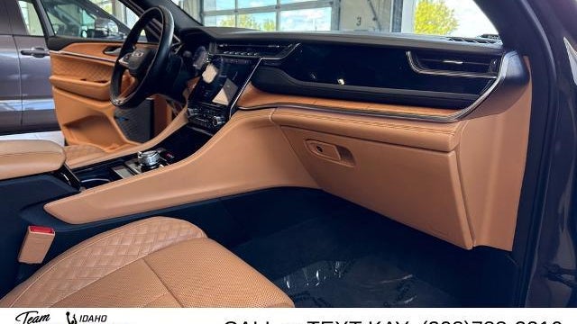 2022 Jeep Grand Cherokee Summit