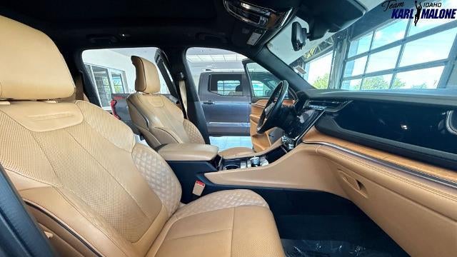 2022 Jeep Grand Cherokee Summit