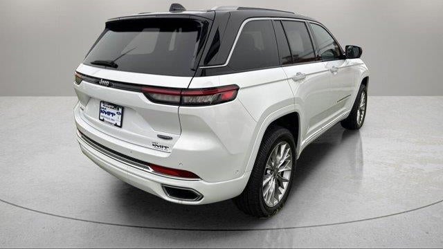 2022 Jeep Grand Cherokee Summit